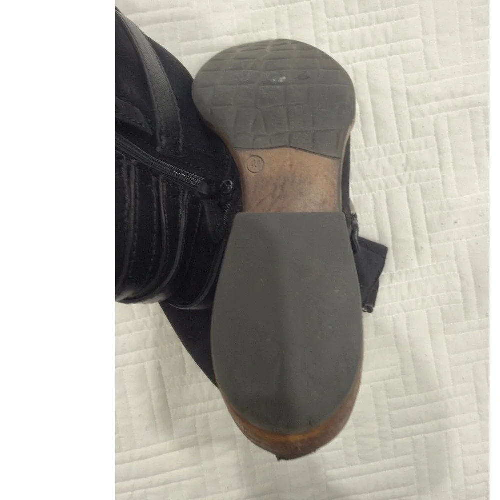 Miz Mooz Black Suede Leather Buckle Strap Ankle Boots Size 41 Western Booties